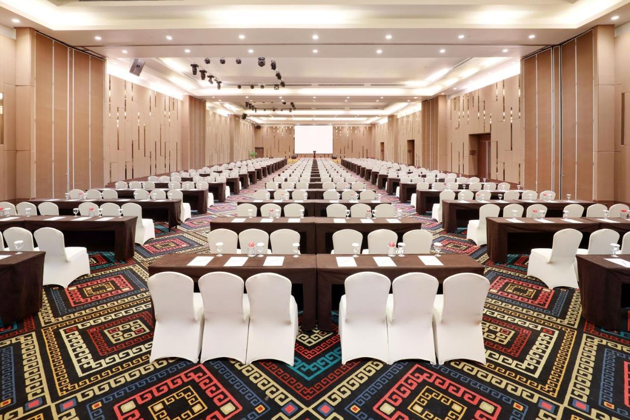 Aston Kupang Hotel & Convention Center Exterior photo