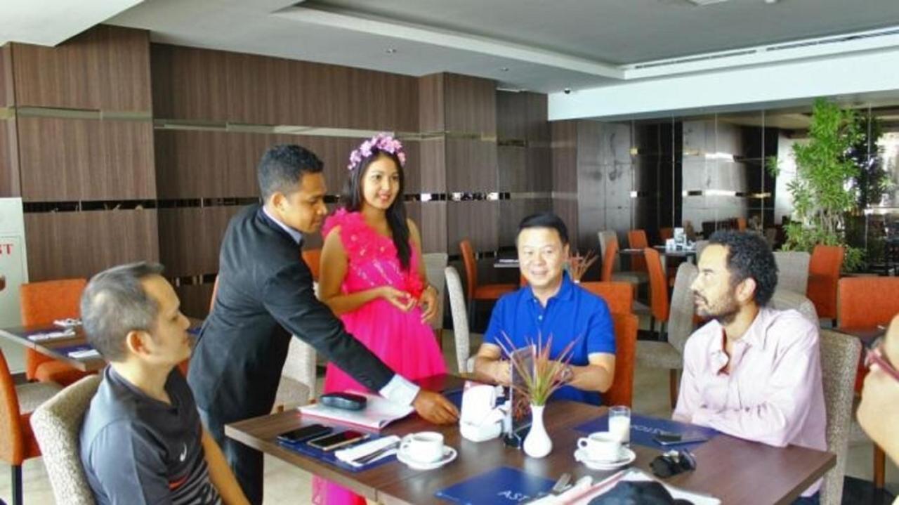 Aston Kupang Hotel & Convention Center Exterior photo
