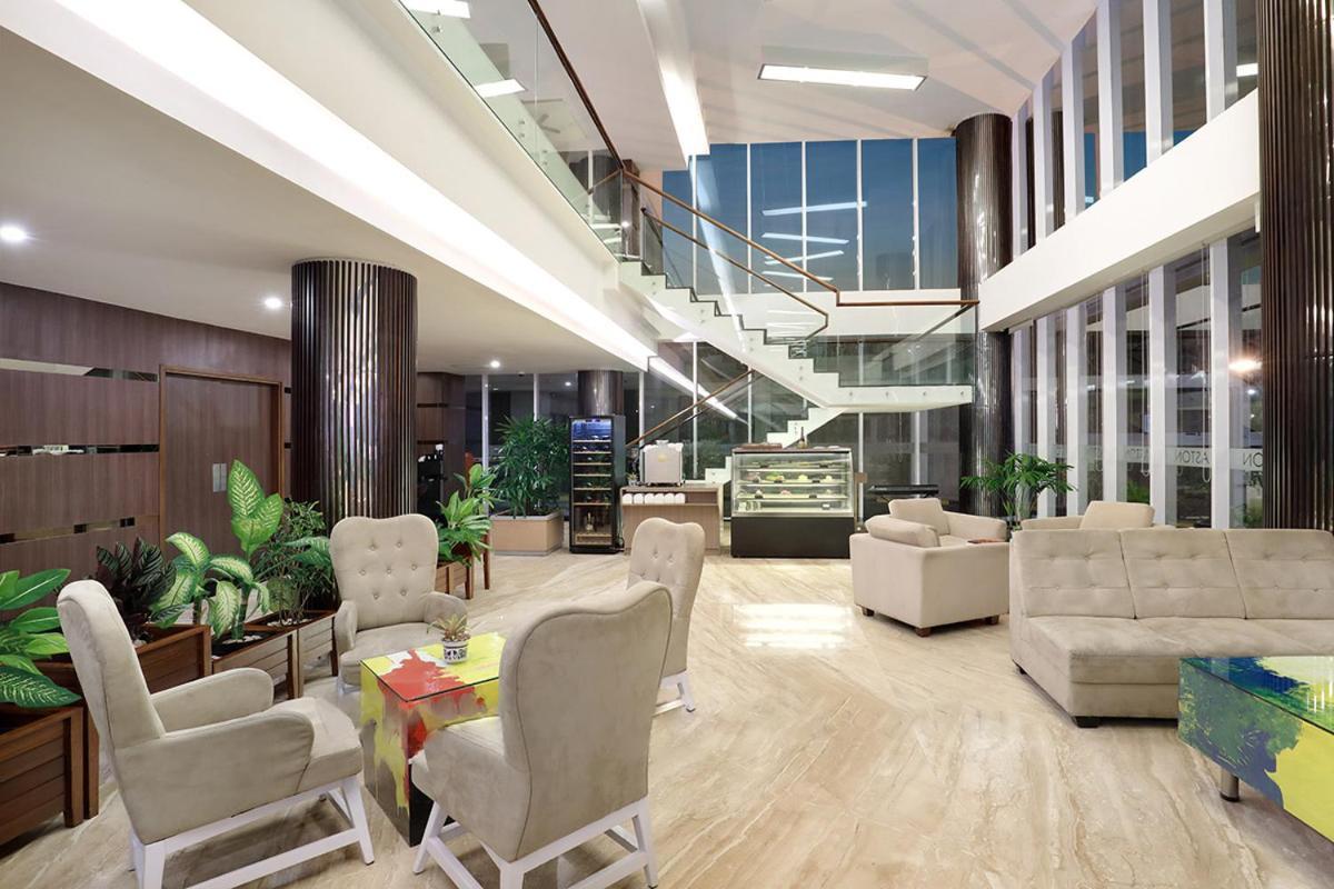 Aston Kupang Hotel & Convention Center Exterior photo