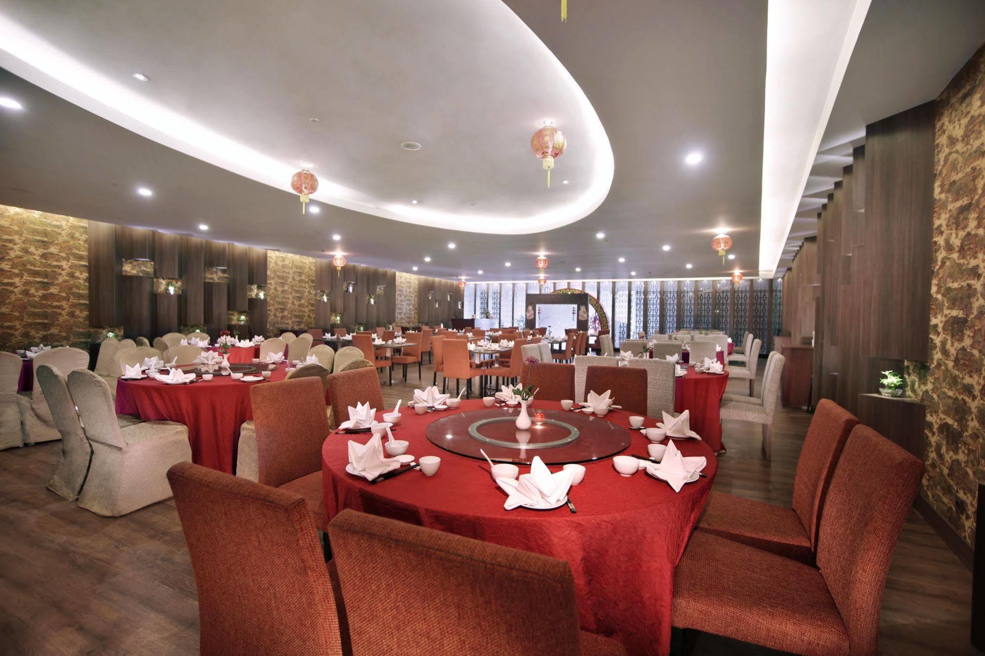 Aston Kupang Hotel & Convention Center Exterior photo